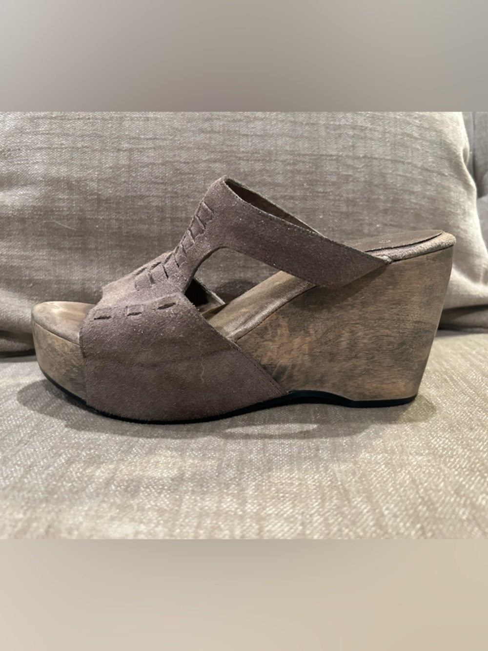 Fantastic condition- Colleen Cordero, brown/ taupe  Suede Wedge, wood heel